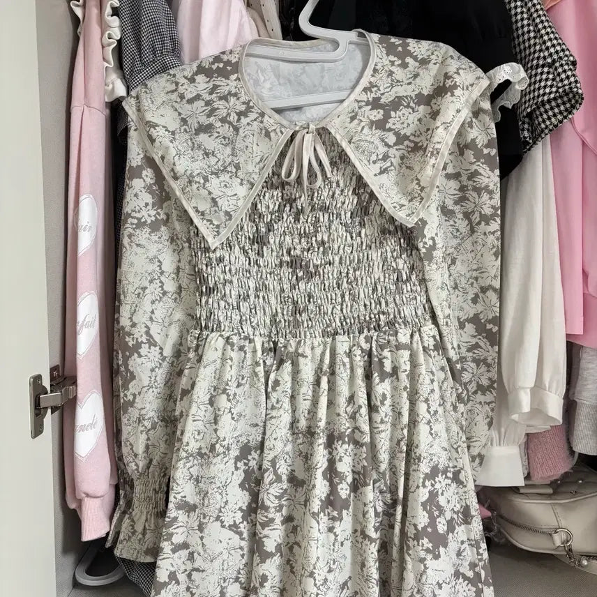 [BUNJANG] Evelyn Cape Floral Print Dress / 에블린 케이프 꽃무늬 원피스 스나계 걸리 양산형 지뢰계