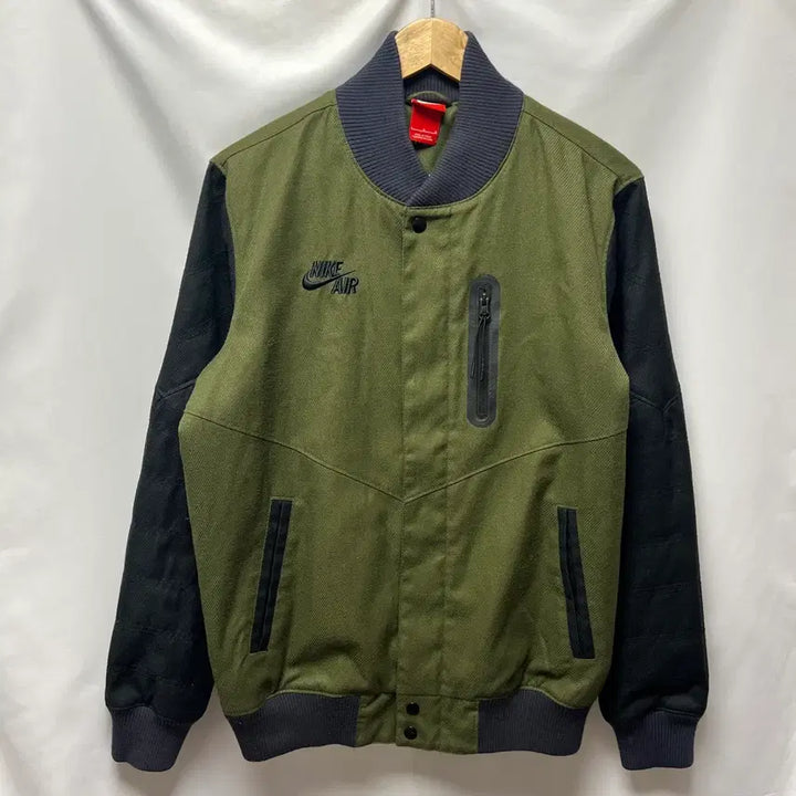 [BUNJANG] Nike Air Swoosh Khaki Bomber Varsity Jacket / [정품/L] 나이키 에어 스우시 카키 봄버 바시티자켓