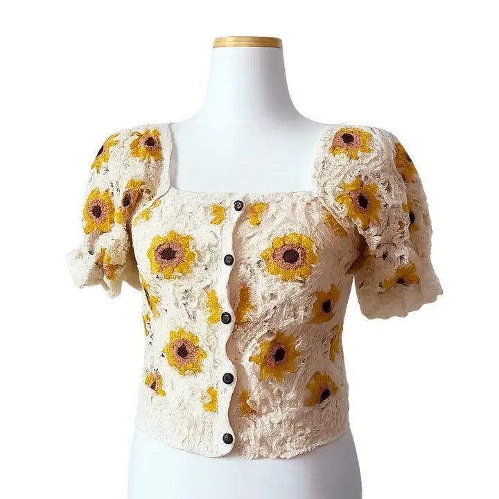 [BUNJANG] Sunflower Crochet Knit Puff Blouse / 해바라기 크로셰 니트 퍼프 블라우스
