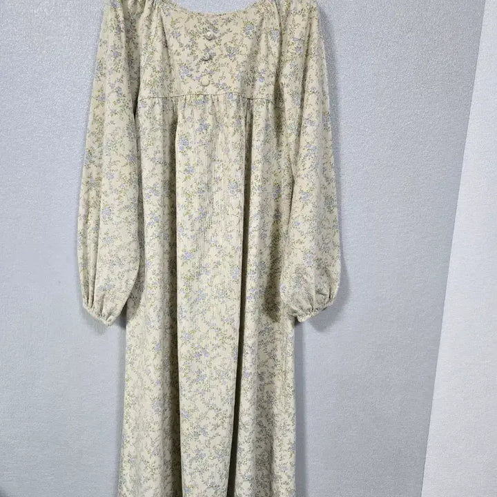 [BUNJANG] Flower Print Ribbed Puff Sleeve Shirring Long Dress / 플라워 잔골지 퍼프소매 셔링원피스 77