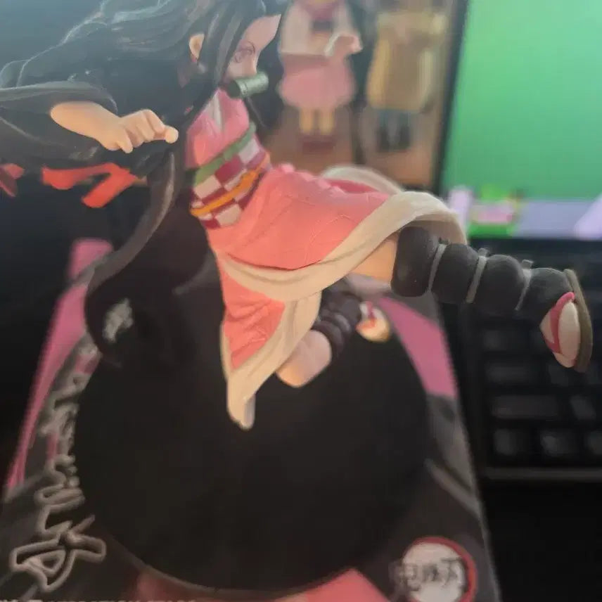 [BUNJANG] Demon Slayer Nezuko Vibration Statue (Opened) / 택포 개봉 바이브레이션 네즈코