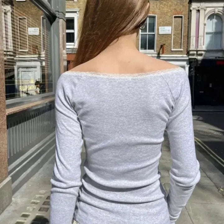 [BUNJANG] Brandy Melville Larissa Semi-Off-Shoulder Lace Top / 브랜디멜빌 Larissa 세미오프숄더 레이스 탑