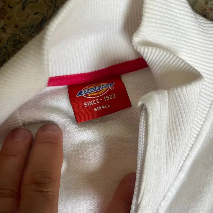 [BUNJANG] Dickies White Jersey Set-up with Red Line Accents / 디키즈 져지