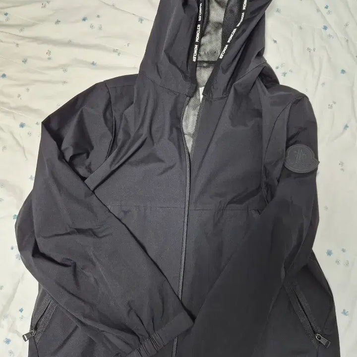 [BUNJANG] Moncler Windbreaker / 몽클레어 바람막이 95여유