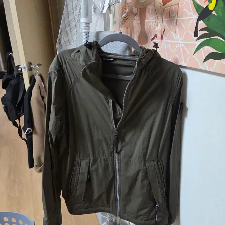 [BUNJANG] National Geographic Khaki Windbreaker / 카키 네셔널지오그래픽 바람막이