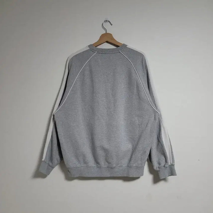 [BUNJANG] 5252 by OIOI Grey Embroidered Logo Sweatshirt / (F) 0!0i 오아이오아이 회색 맨투맨 티셔츠