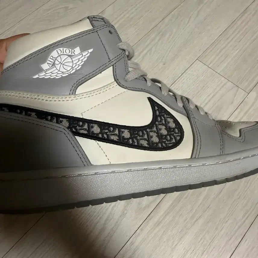 [BUNJANG] Dior x Air Jordan Sneakers / 디올 조던 275