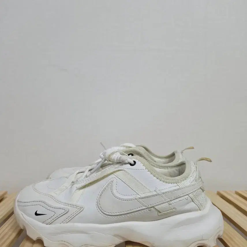[BUNJANG] Nike TC7900 245 / 245나이키 TC7900  -900