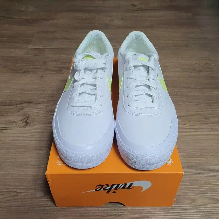 [SOLD OUT] (새제품)나이키 코트샷 260
