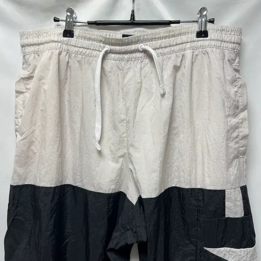 [BUNJANG] Nike Starting Five Woven Jogger Pants - White/Black - 2XL / [정품/2XL] 나이키 스타팅 파이브 우븐 화이트블랙 우븐 팬츠 바지