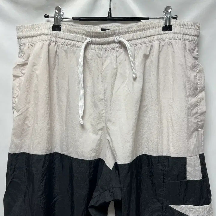 [BUNJANG] Nike Starting Five Woven Jogger Pants - White/Black - 2XL / [정품/2XL] 나이키 스타팅 파이브 우븐 화이트블랙 우븐 팬츠 바지