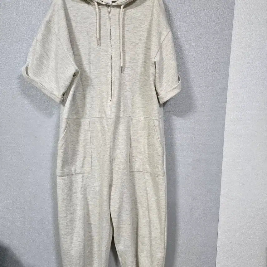 [SOLD OUT] 쭈리면 와이더 후드 점퍼슈트 프리