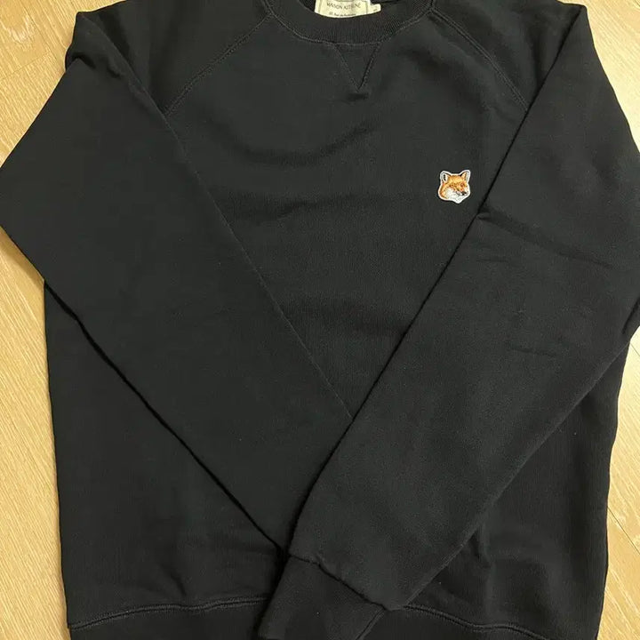 [BUNJANG] Maison Kitsuné Fox Patch Sweatshirt Black / 메총키츠네 맨투맨