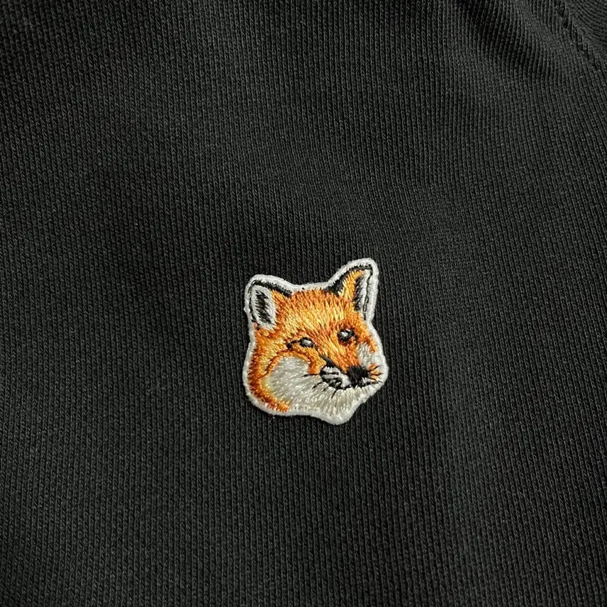 [BUNJANG] Maison Kitsuné Fox Patch Sweatshirt Black / 메총키츠네 맨투맨