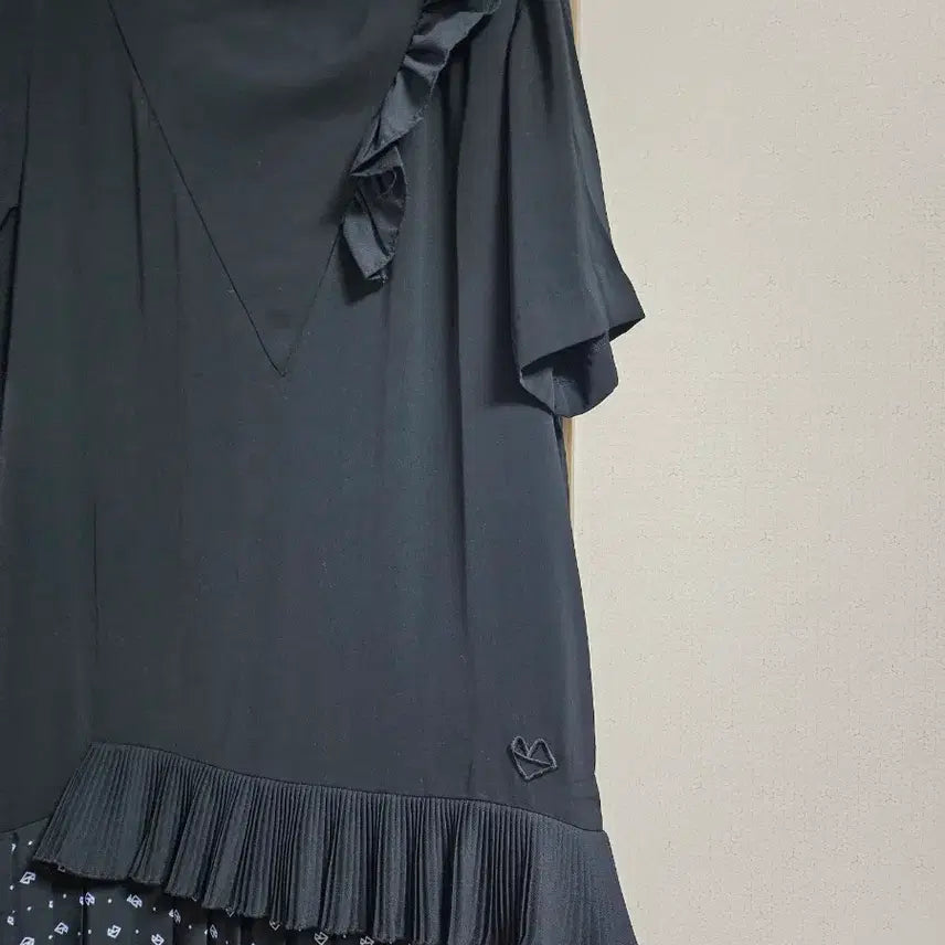 [BUNJANG] Marcus Frill Pleats Dress / 마커스 프릴 플리츠 원피스