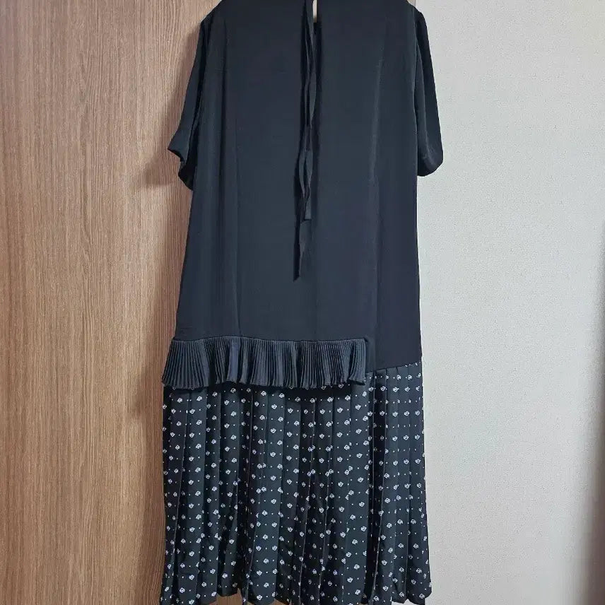 [BUNJANG] Marcus Frill Pleats Dress / 마커스 프릴 플리츠 원피스