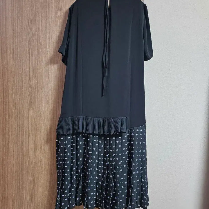 [BUNJANG] Marcus Frill Pleats Dress / 마커스 프릴 플리츠 원피스