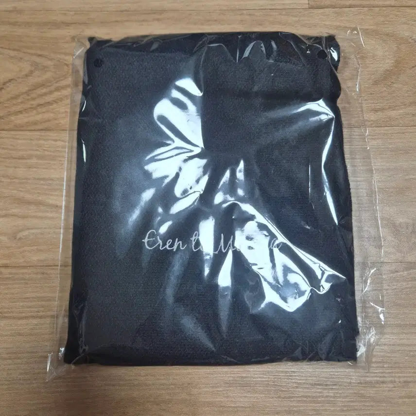 [SOLD OUT] 급전)진격의 거인 미카사 머플러+에렌 지하실 목걸이