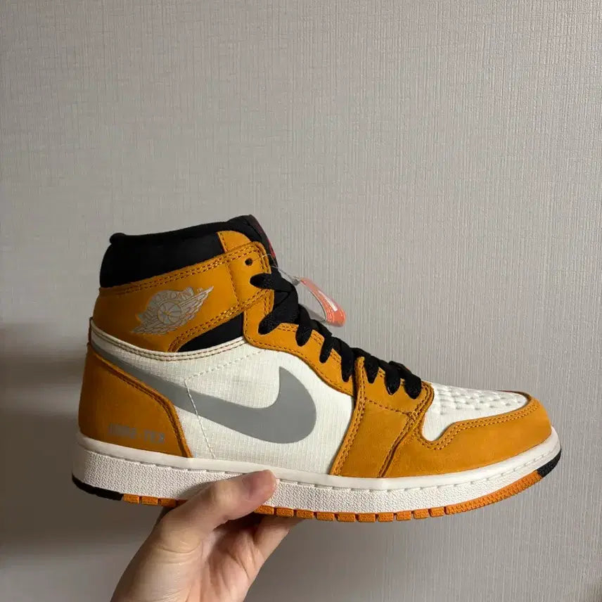 [BUNJANG] Nike Air Jordan 1 Element Gore-Tex Light Curry / 나이키 조던 1 엘리먼트 고어텍스 라이트 커리