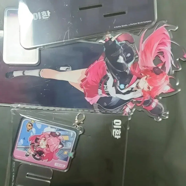 [BUNJANG] Lee Hwan Nanari Acrylic Stand + Keyring Set / 이환 나나리 굿즈 세트 아크릴 스탠드+키링