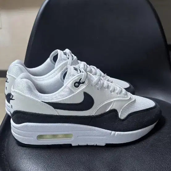 [BUNJANG] Nike Air Max 1 White/Black Sneakers 245 / 나이키 에어맥스1 화이트/블랙 스니커즈 245