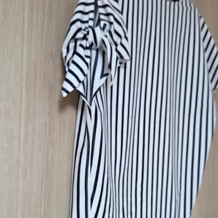[BUNJANG] EKHON Striped Short Sleeve T-Shirt / 에콘(EKHON) 반팔 티셔츠