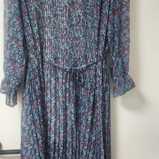 [BUNJANG] Pleated Chiffon Long Dress Flower Pattern Free Size / 플리츠 쉬폰 롱 원피스 플라워 패턴  프리