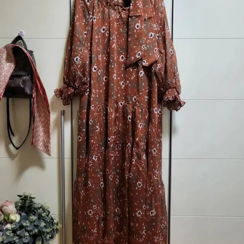 [SOLD OUT] 폴앤조 플라워 패턴 롱 원피스 브라운 쉬폰 리본
