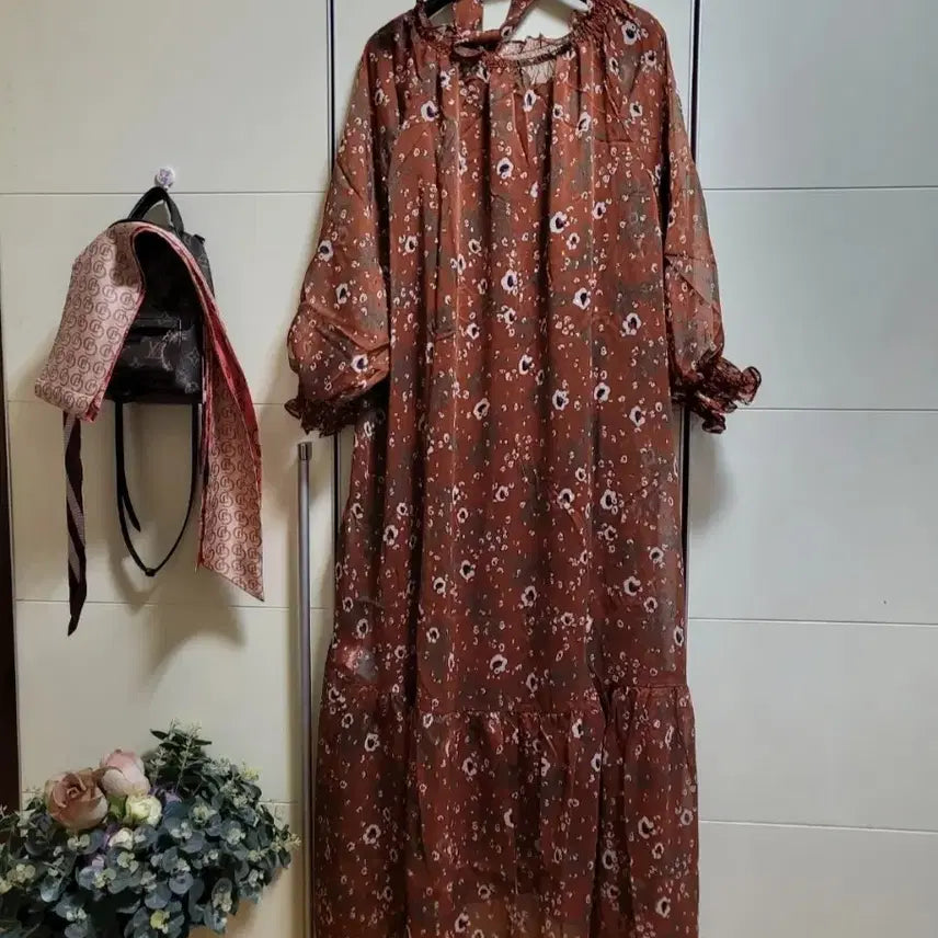 [SOLD OUT] 폴앤조 플라워 패턴 롱 원피스 브라운 쉬폰 리본