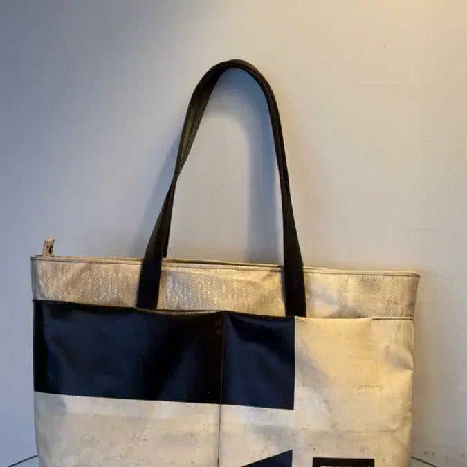[BUNJANG] Freitag Sterling Tote Bag - Black/White (Discontinued Model) / 프리이탁 스털링 토트백 / 단종 모델 블랙, 화이트