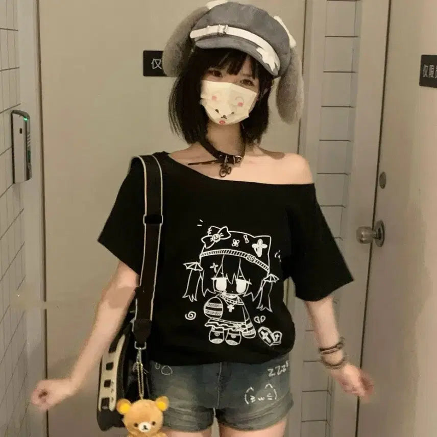 [BUNJANG] Subculture Character Print Off-Shoulder T-Shirt / 서브컬처 오프숄더 캐릭터 프린트 티셔츠(4컬러)