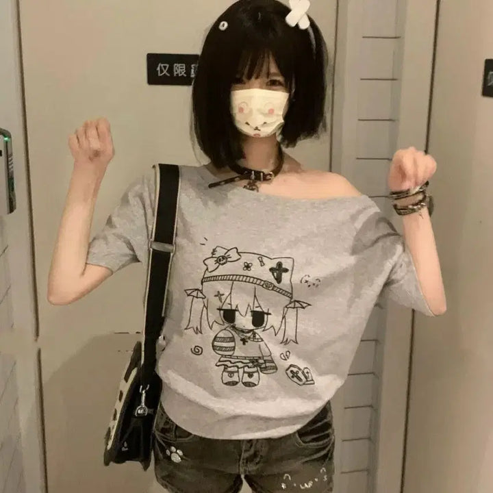 [BUNJANG] Subculture Character Print Off-Shoulder T-Shirt / 서브컬처 오프숄더 캐릭터 프린트 티셔츠(4컬러)