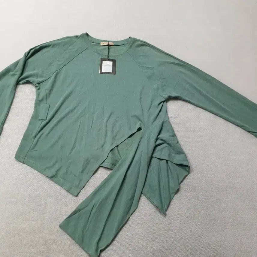 [BUNJANG] BUOYANT Mint Asymmetrical Long Sleeve T-Shirt (Women&