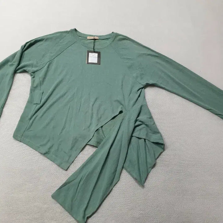[BUNJANG] BUOYANT Mint Asymmetrical Long Sleeve T-Shirt (Women&