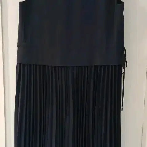 [BUNJANG] Lucky Chouette Navy Pleated Dress / 럭키슈에뜨의  네이비 플리츠 원피스