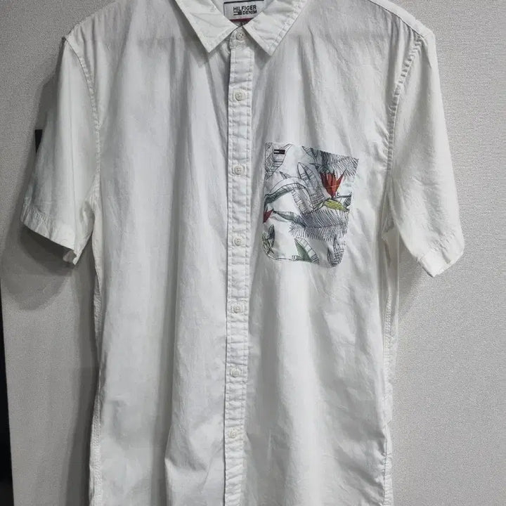 [BUNJANG] Tommy Hilfiger Denim Flower Pocket Short Sleeve Shirt White / 타미힐피거 데님 플라워 포켓 반팔 셔츠 화이트