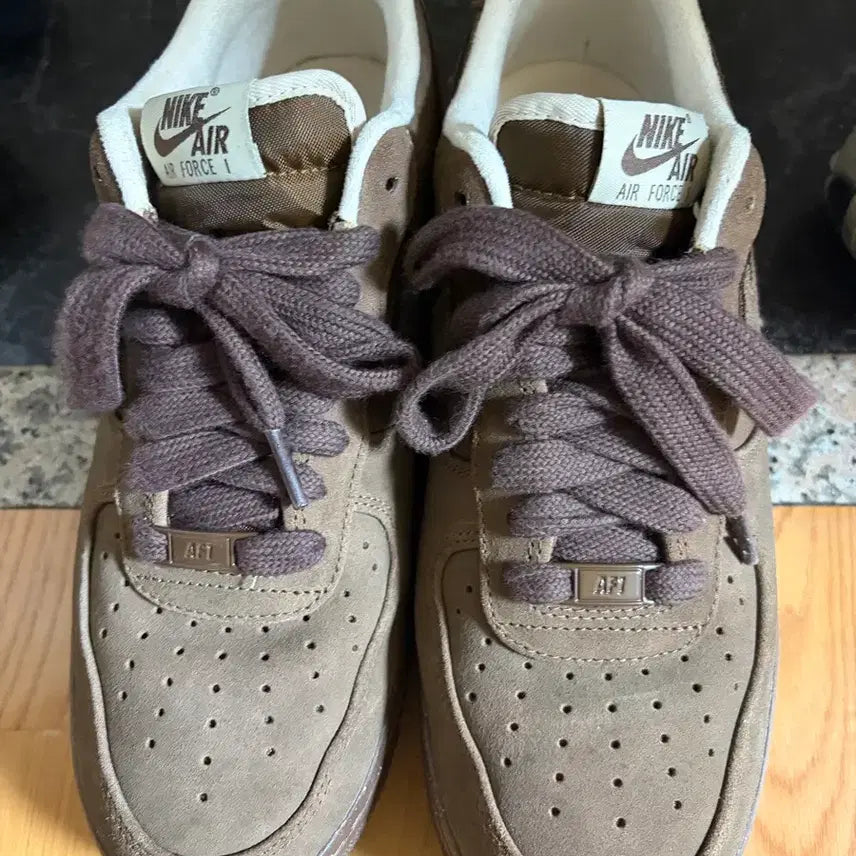 [BUNJANG] Nike Air Force Kakao Wow / (W) 나이키 에어포스 카카오 와우 285