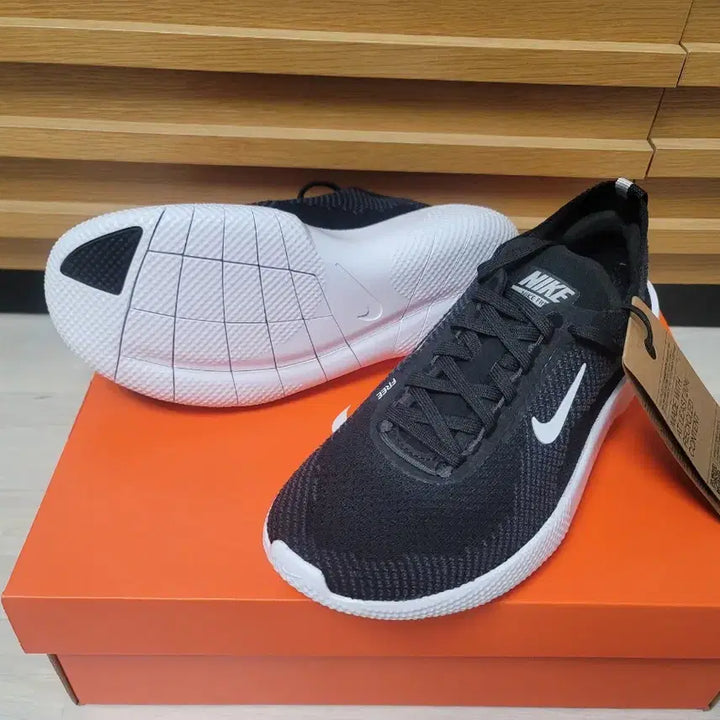 [BUNJANG] Nike Free Run Black Sneakers - Size 245 / 나이키 프리 런 블랙 운동화 245 새제품