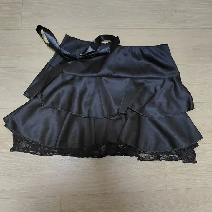 [BUNJANG] Black Ribbon Lace Ruffle Mini Skirt / 검정색 리본 레이스 프릴 미니스커트