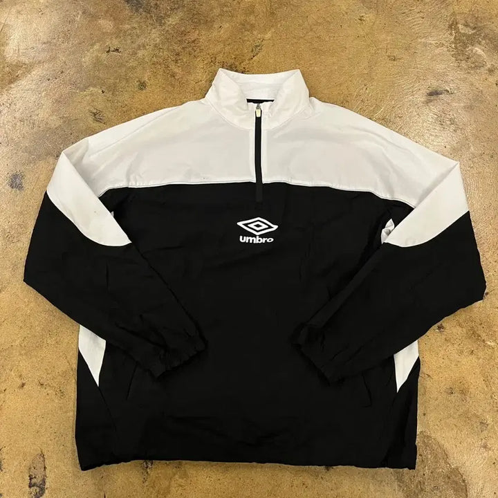 [SOLD OUT] [정품/L] 엄브로 블랙 화이트 반집업 바람막이 자켓