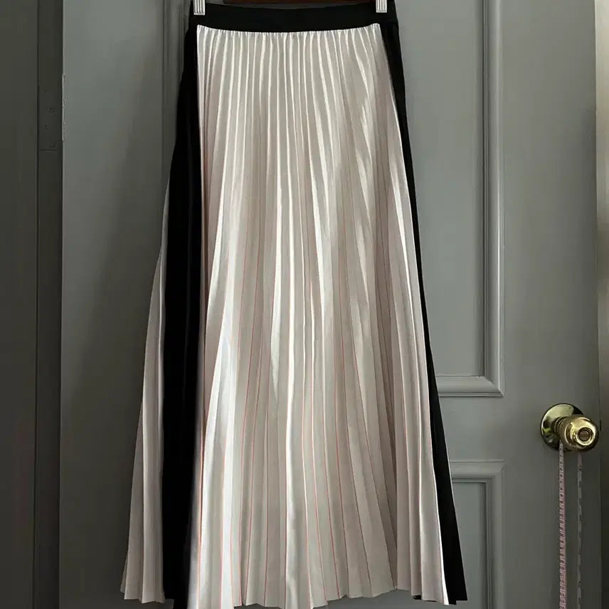 [BUNJANG] Maje Pleated Long Skirt Size 1 / 마쥬 플리츠 스커트 1사이즈