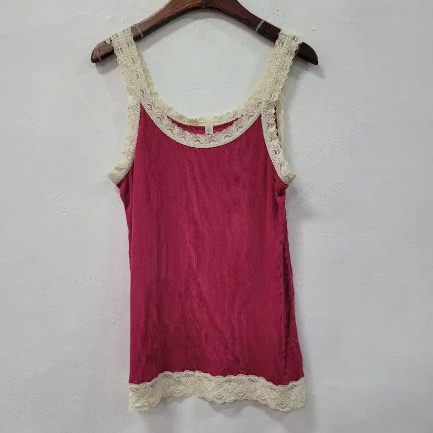 [BUNJANG] Uniqlo Sleeveless Tank Top / 유니클로  나시 슬리브리스