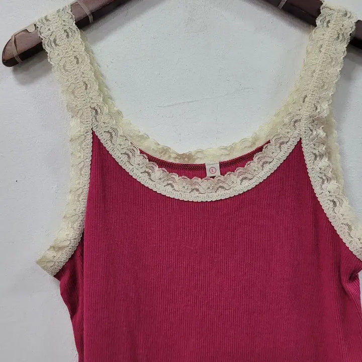 [BUNJANG] Uniqlo Sleeveless Tank Top / 유니클로  나시 슬리브리스