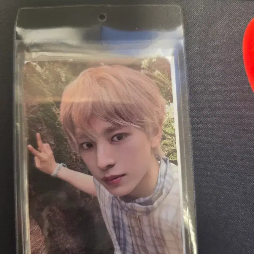 [BUNJANG] NCT WISH Pop-up Hoodie Photocard Yushi / 엔시티위시 팝업 후드집업 포카 유우시