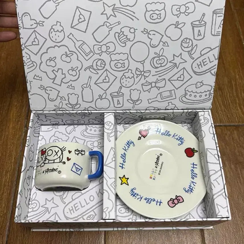 [BUNJANG] Sanrio x André Saraiva Hello Kitty Teacup Set / 헬로키티 앙드레사라이바콜라보 미니소 헬로키티찻잔세트
