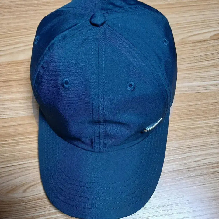 [BUNJANG] Nike Dri-FIT Metal Swoosh Cap Navy / 나이키 드라이핏 메탈 네이비 볼캡 모자