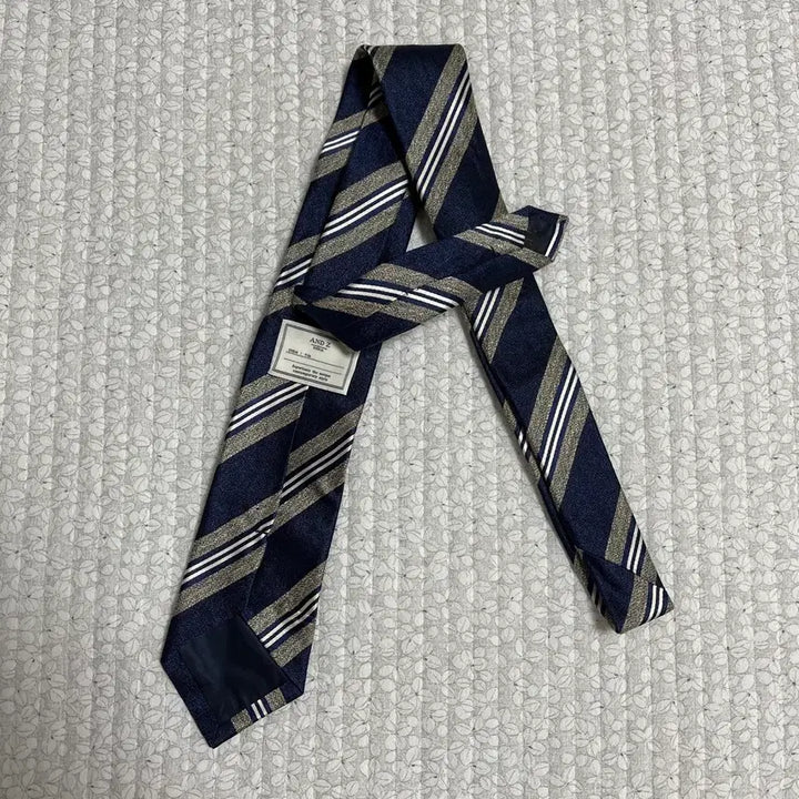 [BUNJANG] Andz Stripe Pattern Necktie / [앤드지] 스트라이프 패턴 넥타이