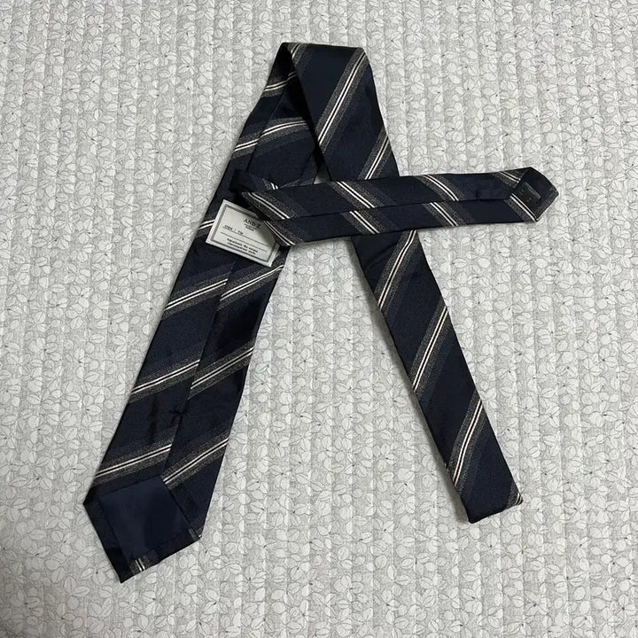 [BUNJANG] Andz Striped Pattern Necktie / [앤드지] 스트라이프 패턴 넥타이