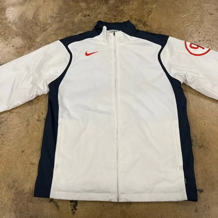 [BUNJANG] Nike White Windbreaker Size XL 