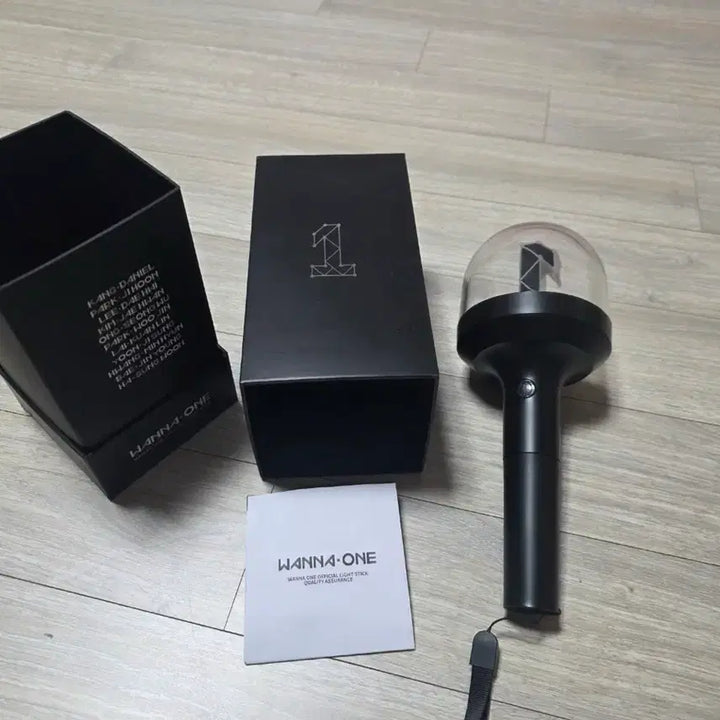 [BUNJANG] Wanna One Wanne-bong Official Lightstick (Opened, New Condition) / 워너원 응원봉 너블봉 판매 ( 개봉만 한 새상품 )